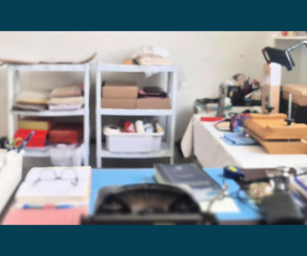 Set up inicial ateliê Papel da Fé